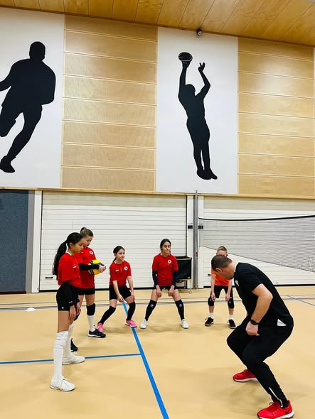 Training pass en aanval bij Bellavolley